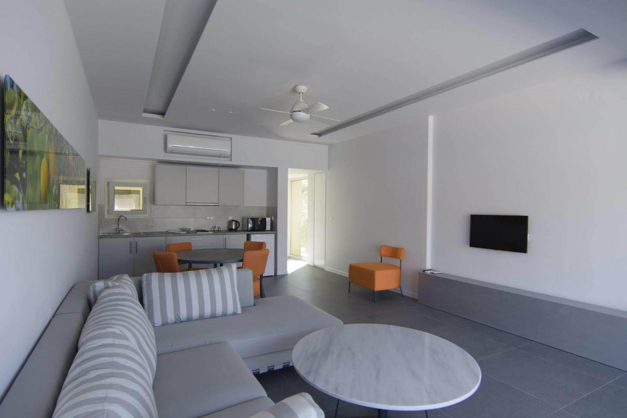 Lavender Cove Apart otel Kórfos Dış mekan fotoğraf